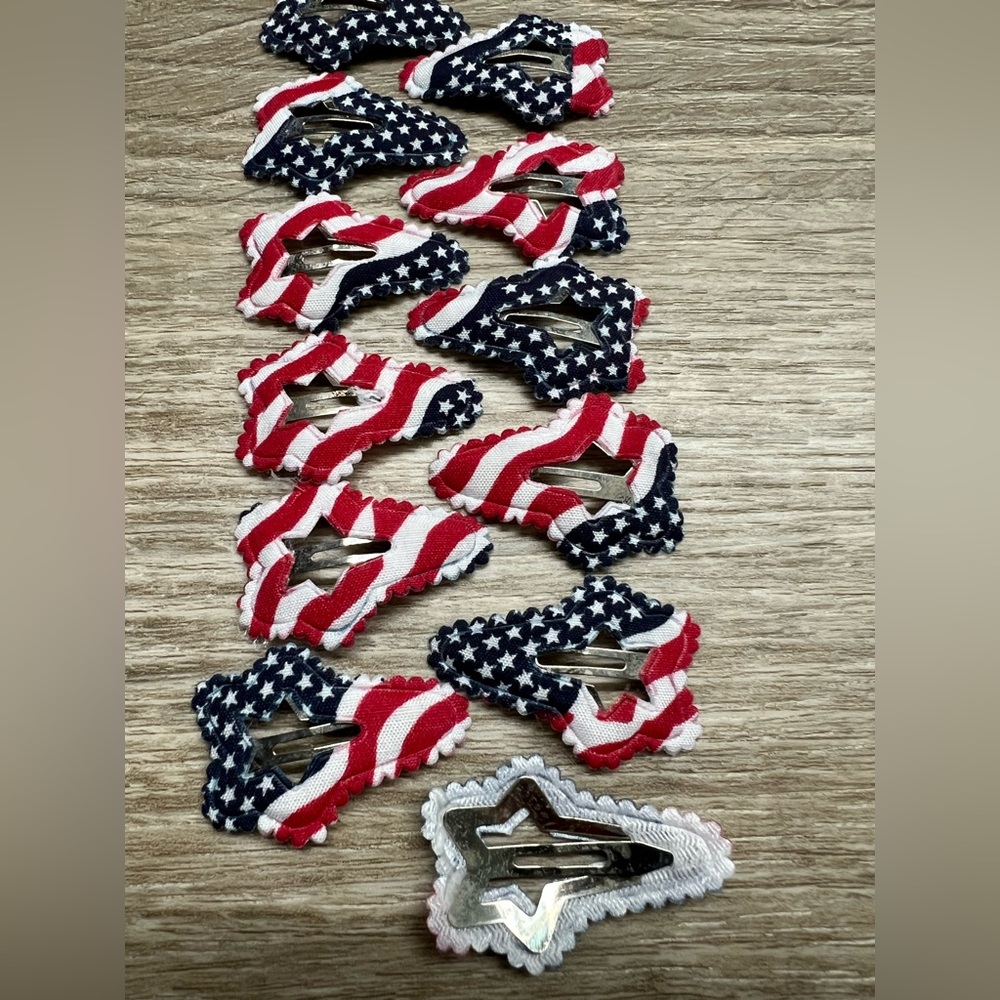 Hair Clips 48 clips
12 per strip Patriotic stars and strips